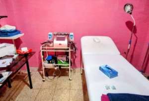 Durante la clausura se encontraron instrumentos quir&uacute;rgicos oxidados, medicamentos caducados y desechos biol&oacute;gicos mal gestionados, lo que representaba un grave riesgo para la salud de los pacientes.