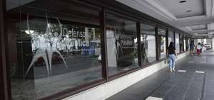 Dos instancias analizan sueldos de los defensores