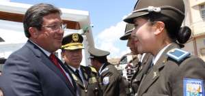 El ministro C&eacute;sar Navas, durante el acto de incorporaci&oacute;n policial.