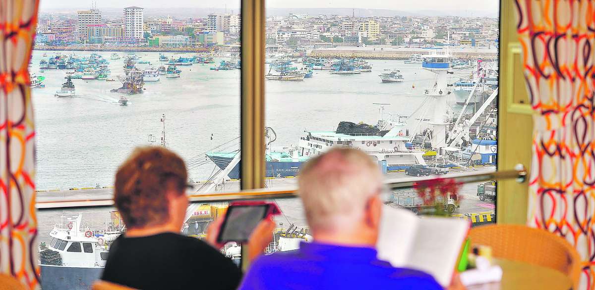 Manta recibe los dos primeros cruceros