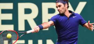 Federer supera a Goffin y se clasifica para semifinales