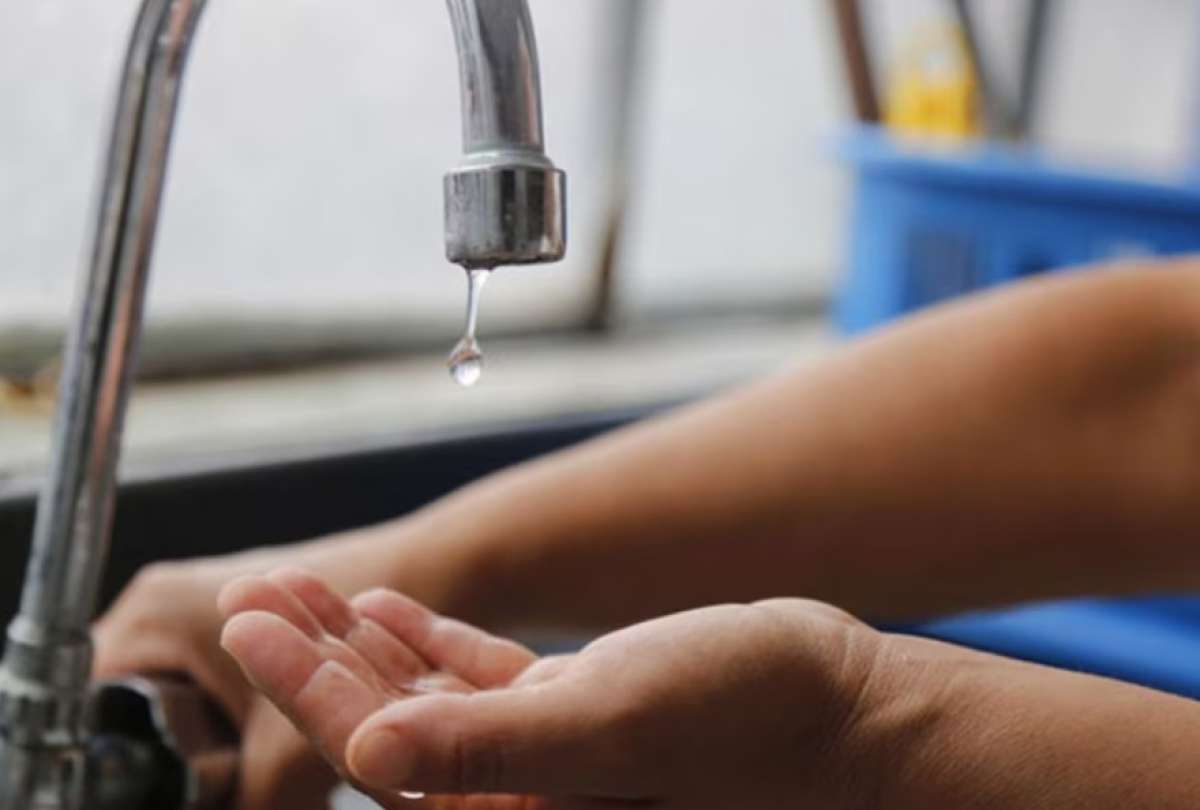El Ministerio de Ambiente y Agua (MAE) activó la línea 1-800 SIN AGUA para garantizar el suministro del recurso en todo el país.