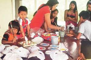 En talleres anteriores. La creaci&oacute;n de m&aacute;scaras es una de las actividades que se ense&ntilde;an.