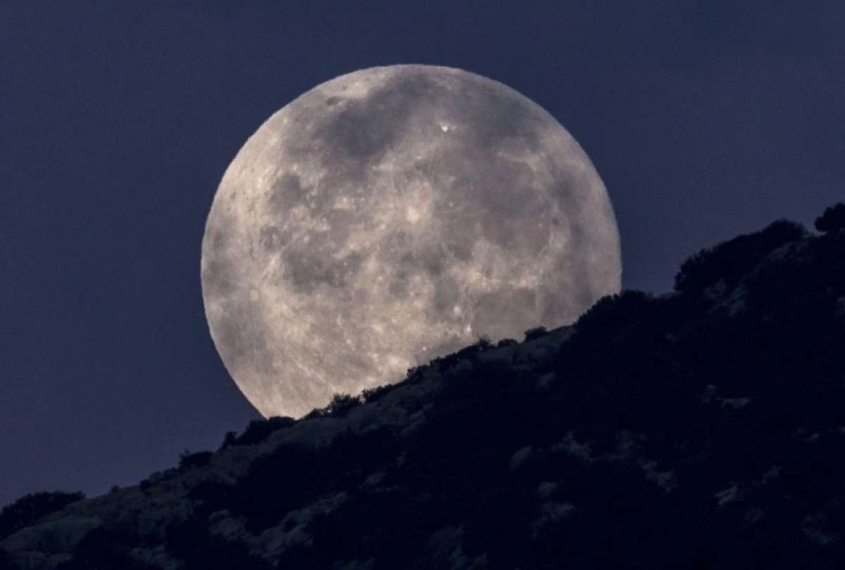 El fenómeno será visible en Ecuador y gran parte del mundo, mostrando al satélite natural hasta un 15% más brillante y con un tamaño mayor al habitual.
