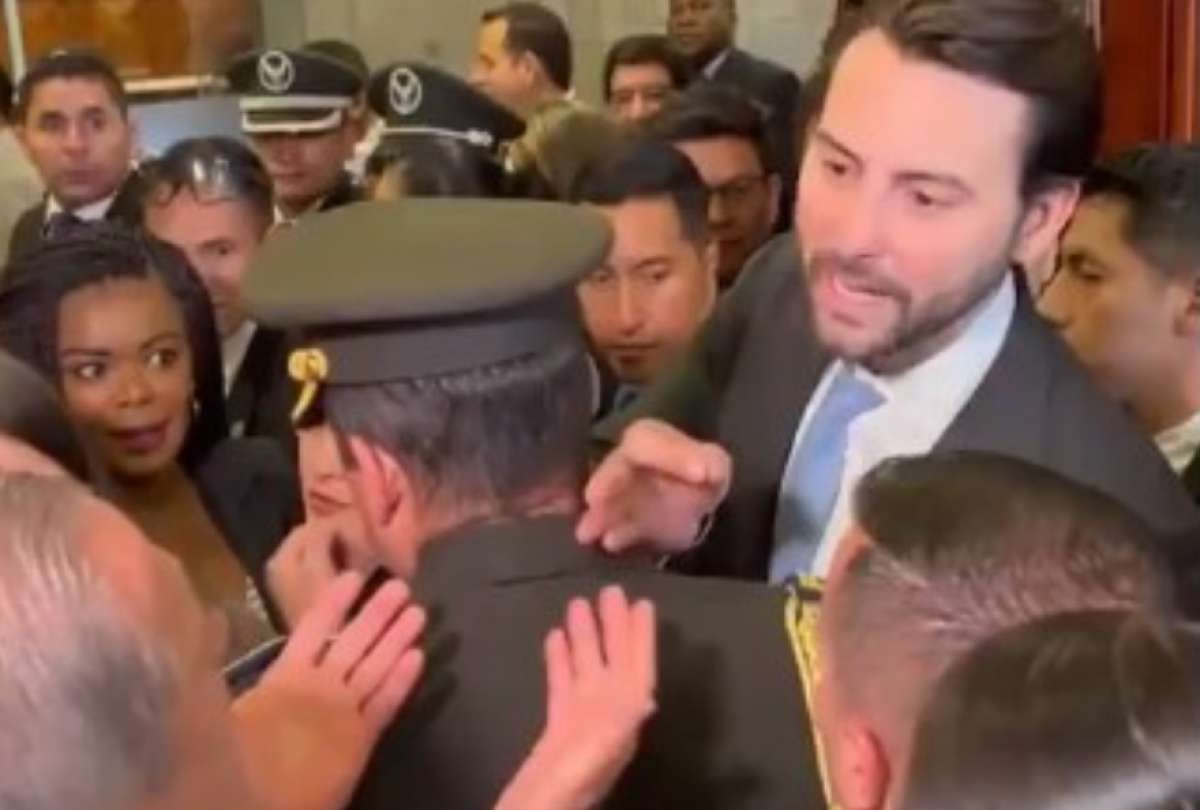 Asamblea Nacional: cruce verbal entre Niels Olsen y Ricardo Patiño