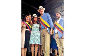 Alcalde de Nueva York particip&oacute; en desfile de ecuatorianos