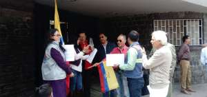 Los directivos de 12 colectivos sociales acudieron al Consejo Nacional Electoral para solicitar informaci&oacute;n sobre el sistema electr&oacute;nico.