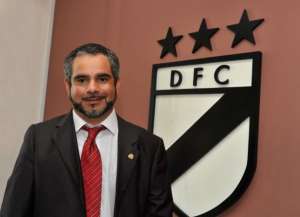 &Oacute;scar Curutchet, de 37 a&ntilde;os, asumi&oacute; la presidencia de Danubio el a&ntilde;o pasado en medio de una profunda crisis institucional. Foto: Internet.