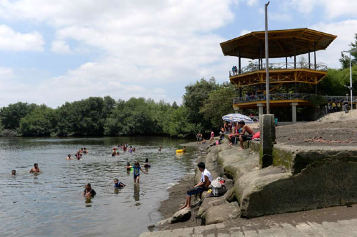 En Puerto Hondo, las personas destacaron la limpieza del estero y los paseos en canoa o kayak para poder observar de cerca la fauna de los manglares. Foto: Lylibeth Coloma / El Tel&eacute;grafo