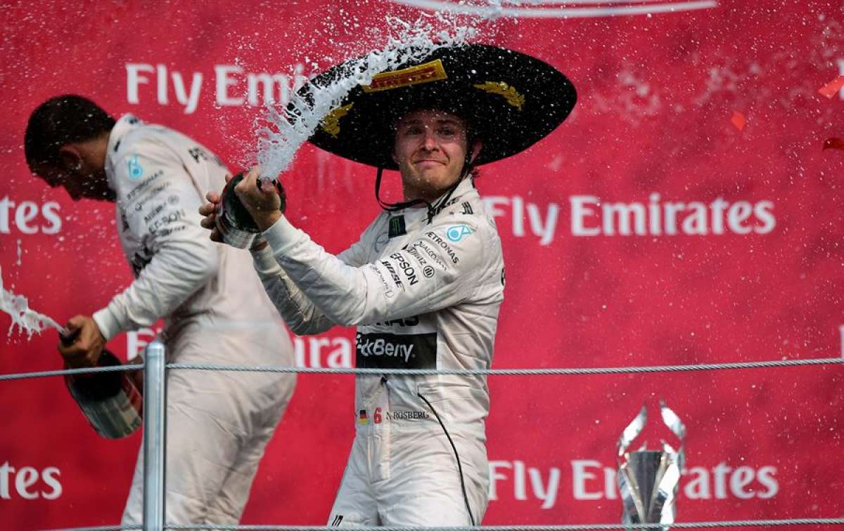 El alem&aacute;n celebr&oacute; su victoria con un sombrero mexicano de mariachi. Foto: Agencia AFP