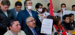 A la rueda de prensa para anunciar que apelar&aacute;n la decisi&oacute;n acudieron militantes del exMPD y Fundamedios.