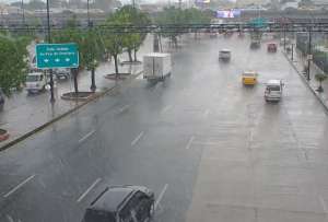 La tarde de este jueves, las lluvias continúan en varios sectores de Guayaquil. 