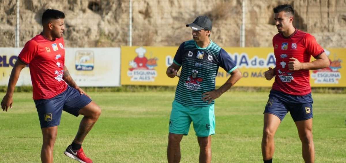 Bustos convoc&oacute; a entrenamientos a sus jugadores hasta el pasado viernes.