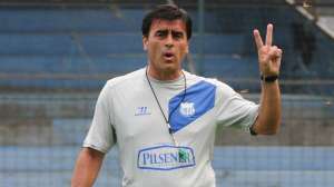 Gustavo Quinteros no escondi&oacute; su malestar por el resultado ante Barcelona. Foto: Archivo