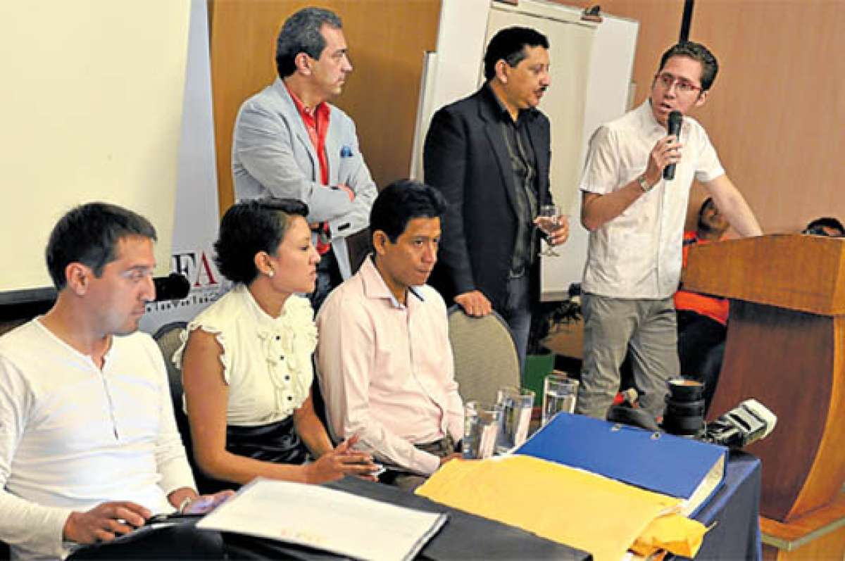 Fot&oacute;grafos se reunieron con autoridades de Comunicaci&oacute;n y de Relaciones Laborales.