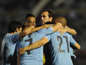 Los dirigidos por Oscar Tabarez superaron con claridad a Guatemala. Foto: AFP