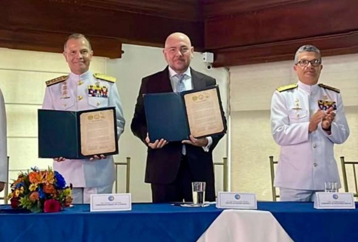 Gian Carlo Loffredo suscribi&oacute; el acta de entrega y recepci&oacute;n de predios en Posorja