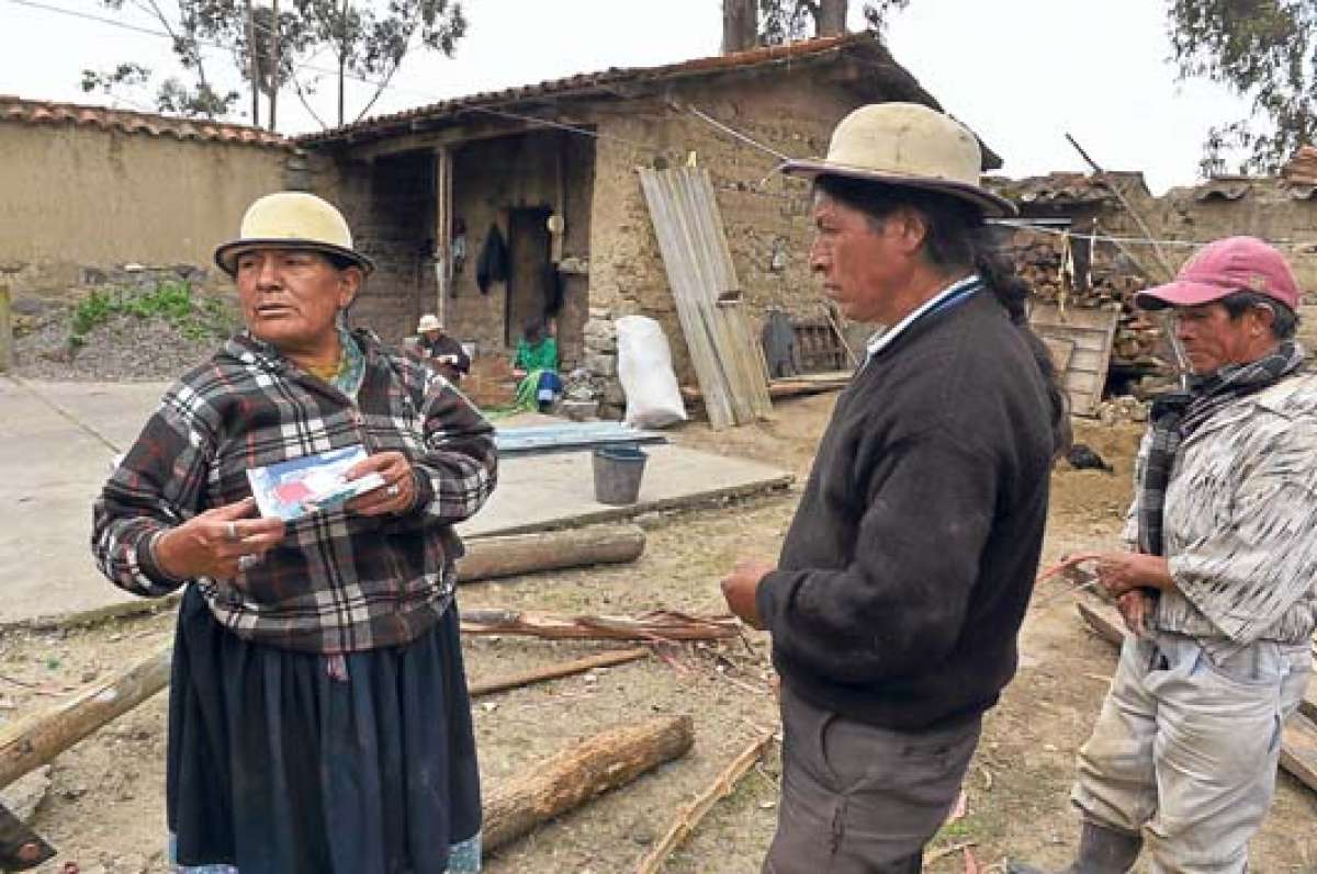 En El Tambo, provincia del Ca&ntilde;ar, de donde era oriunda Nohem&iacute; A., los familiares esperan que se castigue a los &lsquo;coyoteros&rsquo; responsables. Foto: Jos&eacute; Luis LLivisaca