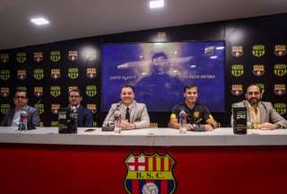 Bustos fue presentado como nuevo técnico del Barcelona.
