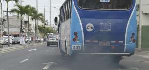 La poluci&oacute;n vehicular abona a la contaminaci&oacute;n del ambiente. El mon&oacute;xido y di&oacute;xido de carbono, y el &oacute;xido de nitr&oacute;geno perjudican la salud.