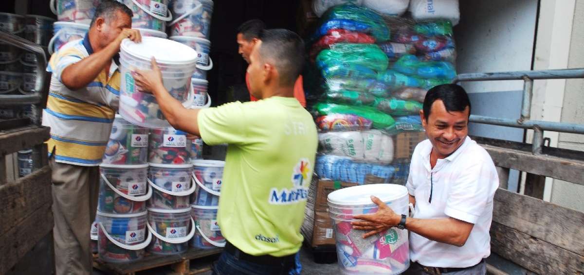 Empresa china entrega donaciones a Muisne y Manab&iacute;