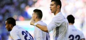Cristiano pone fin a su sequ&iacute;a con un triplete y mantiene l&iacute;der al Real Madrid