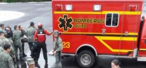 Instantes del traslado de los uniformados.