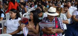 Los profesores se congregaron en el colegio Vicente Rocafuerte para analizar la propuesta que plantea la Red Nacional de Maestros.