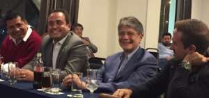 Luis Pachala (i) y Homero Castanier (c) durante la reuni&oacute;n,