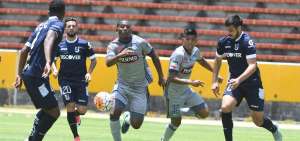 Universidad Cat&oacute;lica sale del &uacute;ltimo lugar con goleada ante Emelec