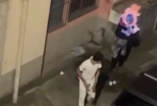 Una mujer en Brasil se echó gasolina y se quemó viva en plena vía pública tras discutir con su pareja. Su estado es crítico.