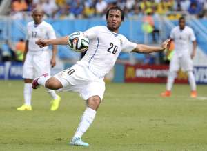 &Aacute;lvaro Gonz&aacute;lez es uno de los volantes titulares en la selecci&oacute;n uruguaya. Foto: EFE