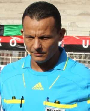 Djamel Haimoudi ya dirigi&oacute; dos partidos en este Mundial. Foto: Archivo