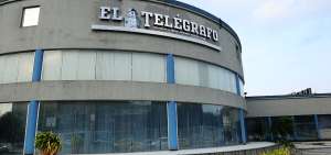 Fachada de Diario EL TEL&Eacute;GRAFO en Guayaquil,ubicado en la avenida Carlos Julio Arosemena. 