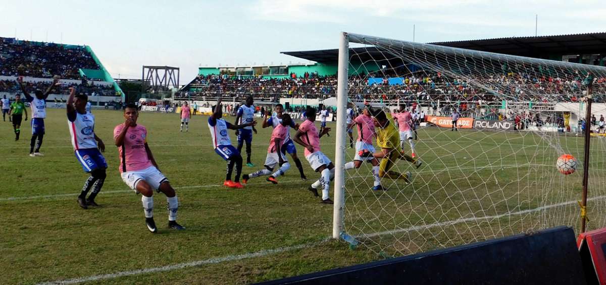 Independiente gole&oacute; a Clan Juvenil en el Folke Anderson de Esmeraldas