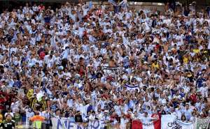 Hinchas argentinos con pasado violento han  sido impedidos de ingresar a Brasil. Foto: EFE