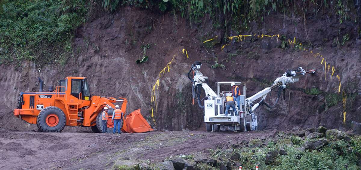 &Uacute;ltima fase del corredor vial Quito- Guayaquil se adjudicar&aacute; hasta julio