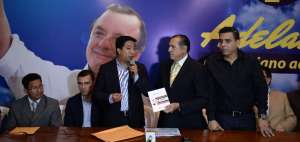 CNE entrega normativas electorales al partido Adelante Ecuatoriano Adelante