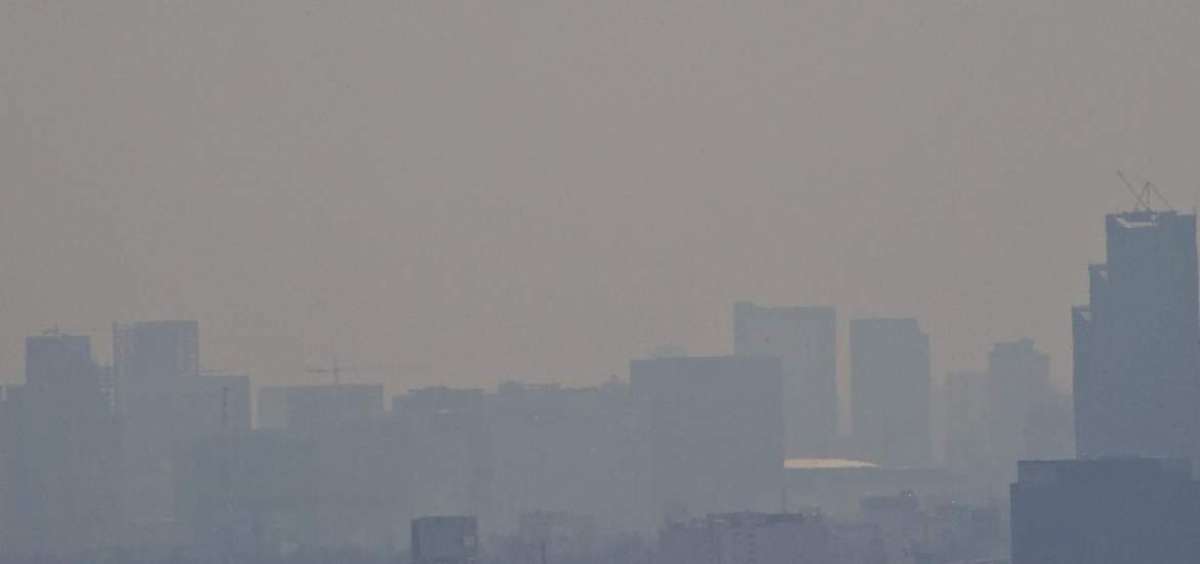 Esta es una imagen del centro de M&eacute;xico D.F., afectado por el &oacute;xido de los 4 millones de veh&iacute;culos en la capital. Los desechos de industrias abonan al problema.