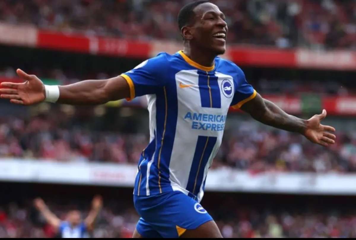 El lateral ecuatoriano del Brighton, Pervis Estupiñán, no descarta cambiar de club en el próximo mercado de fichajes.