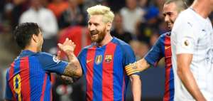 Su&aacute;rez agradece a Messi por la habilitaci&oacute;n en el partido que los 'cul&eacute;s' vencieron al Leicester.