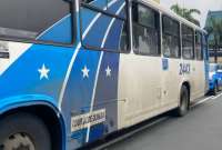 El gremio de los buses presiona para que aprueben el alza de pasajes.