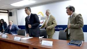 Polic&iacute;a, Fiscal&iacute;a y Judicatura tratan disposiciones vigentes del C&oacute;digo Org&aacute;nico Integral Penal que fue publicado en el Registro Oficial. Foto: Marco Salgado 