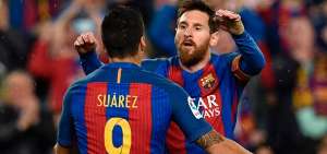 Barcelona sufre para ganar 3-2 a Real Sociedad con doblete de Messi