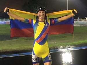 En su perfil de Facebook Jota le ofreci&oacute; el t&iacute;tulo a su madre Mayra Villacorte. Foto: Facebook Jorge Bola&ntilde;os.