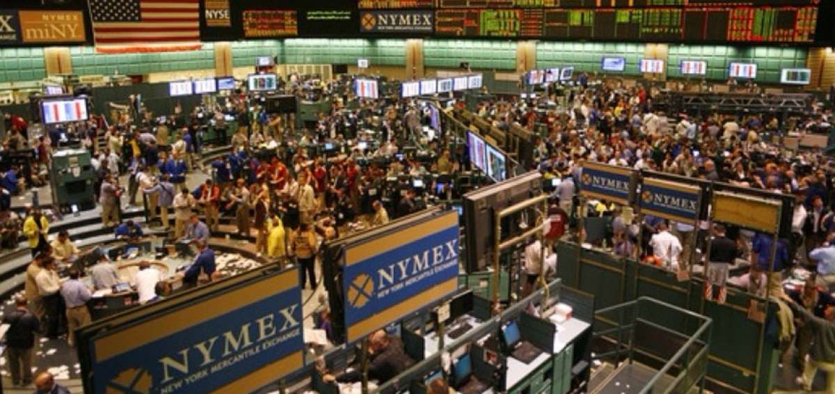 En el New York Mercantile Exchange (Nymex), el barril de "light sweet crude" (WTI) perd&iacute;a 58 centavos.