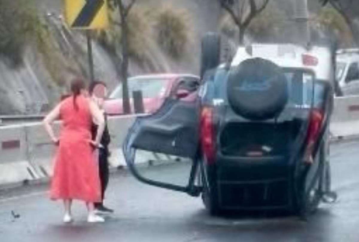 Hasta el momento no se han reportado personas afectadas por el accidente.