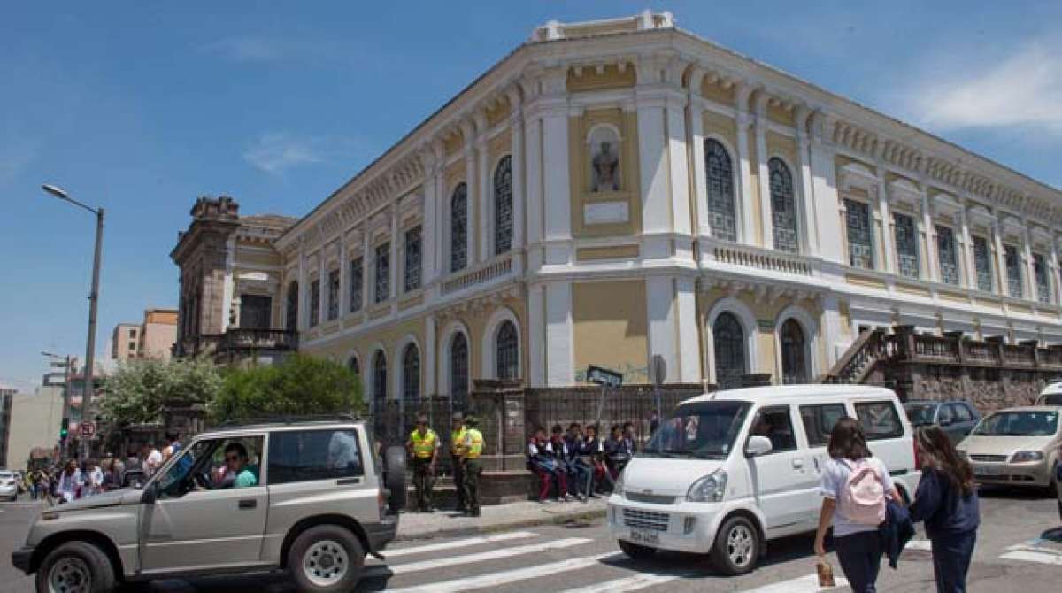 La estructura arquitect&oacute;nica de la Unidad Educativa Eugenio Espejo es una de las m&aacute;s caracter&iacute;sticas de los planteles de Quito. Foto: Fernando Sandoval / El Tel&eacute;grafo