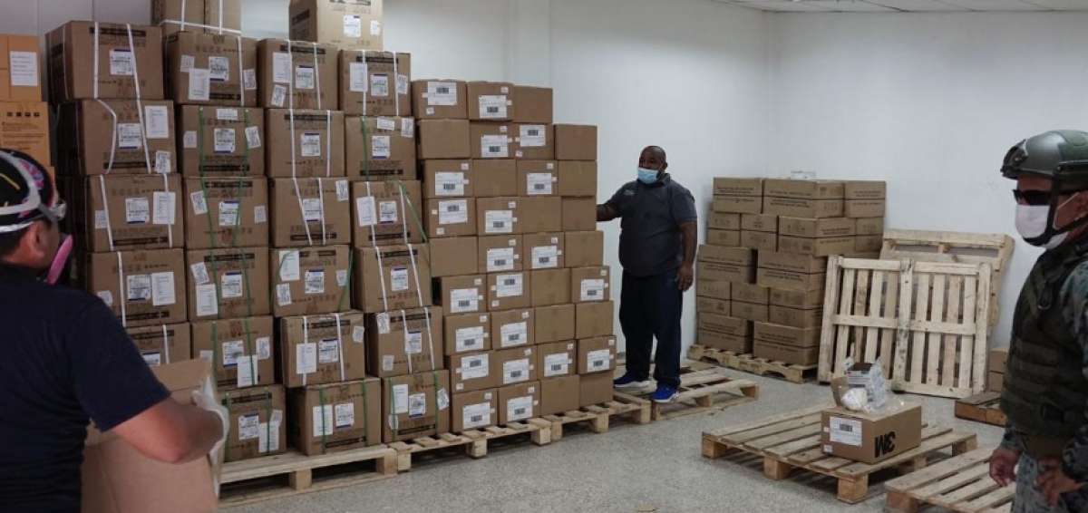 Autoridades incautan 35 mil mascarillas que estaban almacenadas