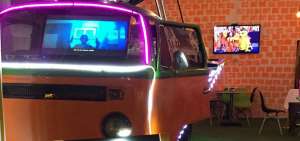 Combi Burger ofrece un espacio innovador para vender comidas r&aacute;pidas